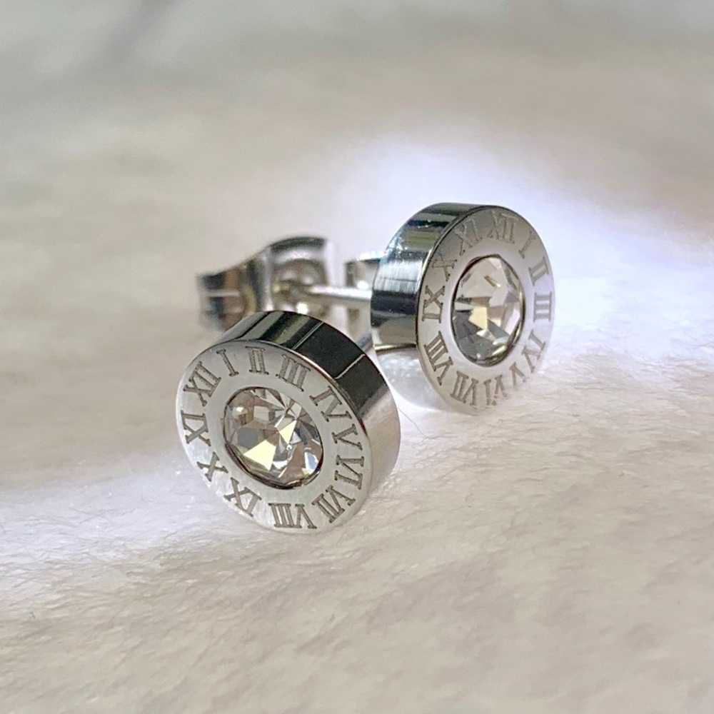 Bulgari Style Stud Earrings